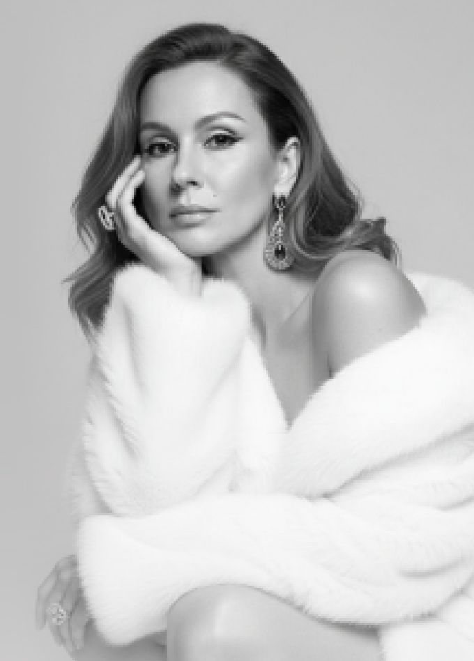 Ваше величество женщина